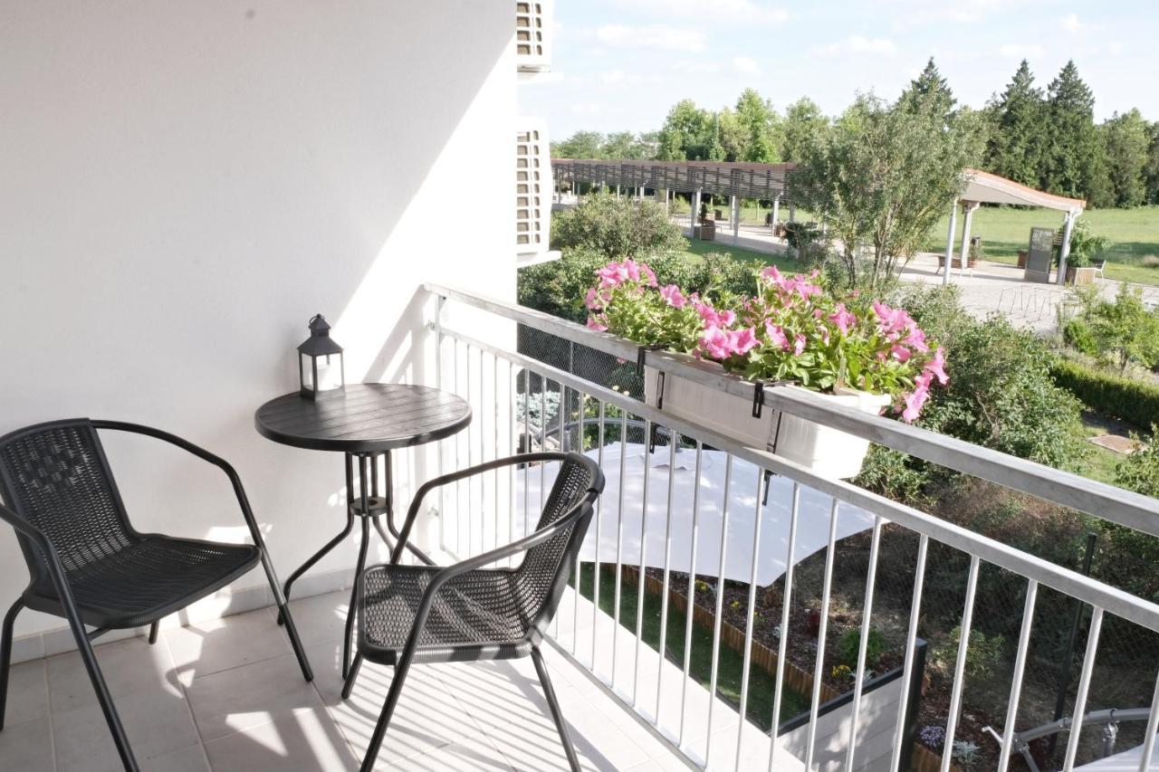 Apartmanovy Dum Na Kolonade Lednice Exterior photo
